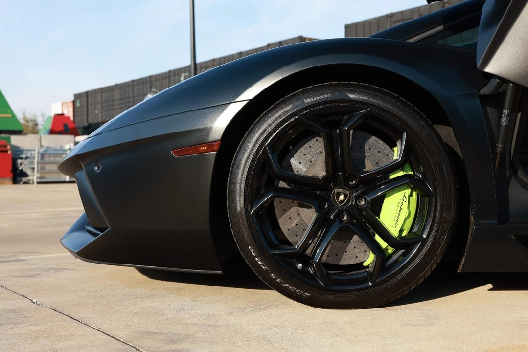 2012 Lamborghini Aventador LP700-4 - Image 20 of 31