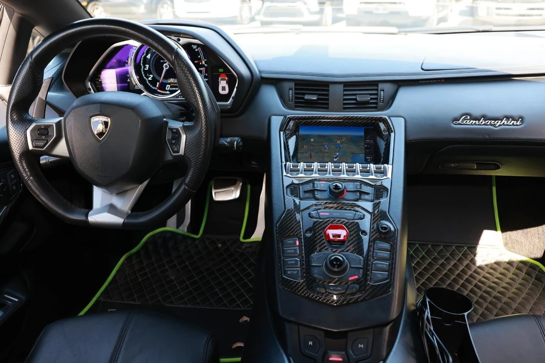 2012 Lamborghini Aventador LP700-4 - Image 2 of 31