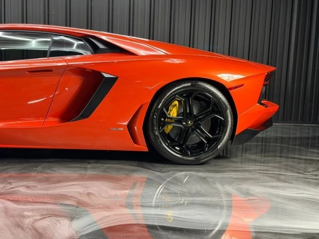 2012 Lamborghini Aventador LP700-4 - Image 11 of 28