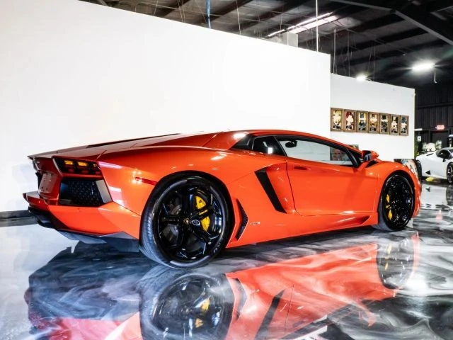 2012 Lamborghini Aventador LP700-4 - Image 8 of 21