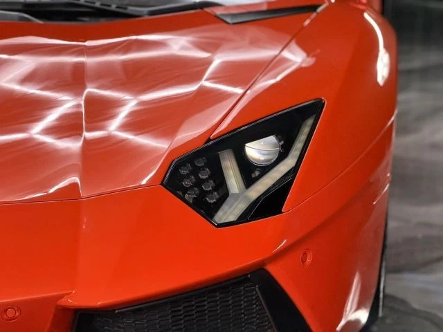 2012 Lamborghini Aventador LP700-4 - Image 8 of 28
