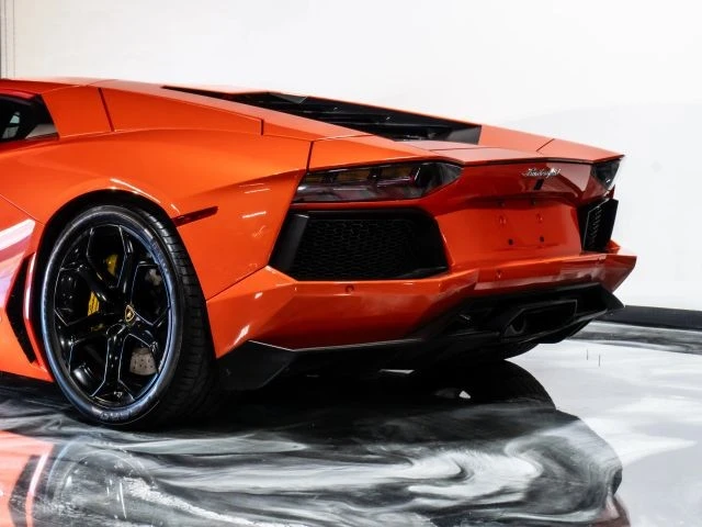 2012 Lamborghini Aventador LP700-4 - Image 10 of 21