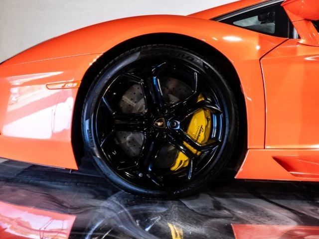 2012 Lamborghini Aventador LP700-4 - Image 16 of 21