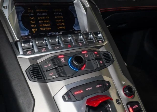 2012 Lamborghini Aventador LP700-4 - Image 13 of 15