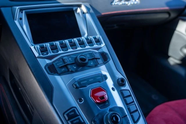 2012 Lamborghini Aventador LP700-4 - Image 15 of 17
