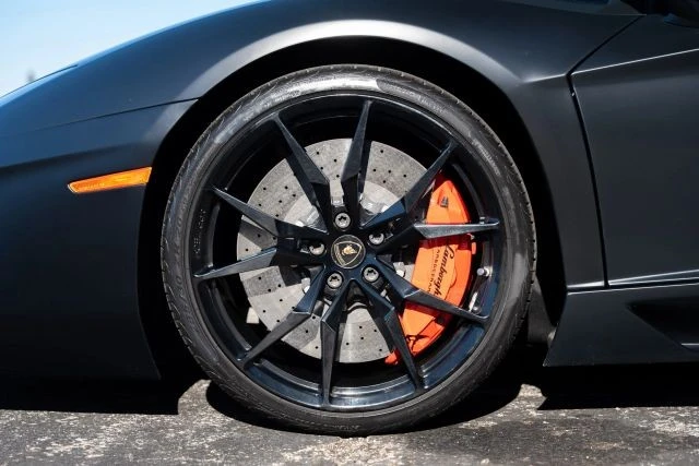 2012 Lamborghini Aventador LP700-4 - Image 14 of 17