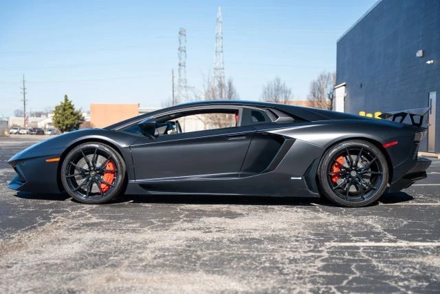 2012 Lamborghini Aventador LP700-4 - Image 9 of 17