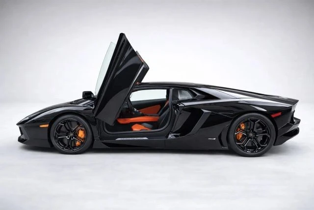 2012 Lamborghini Aventador LP700-4 - Image 3 of 5