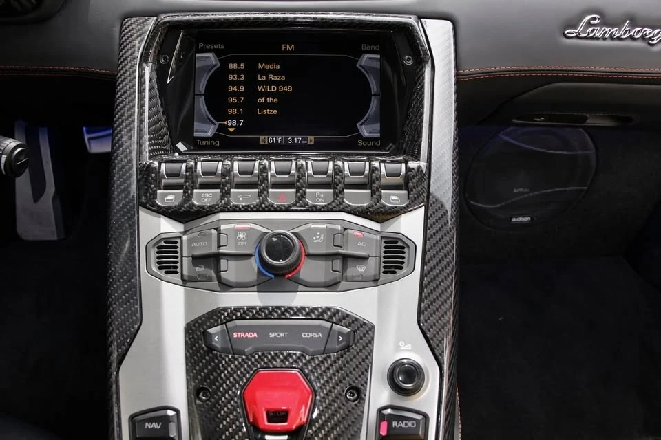 2012 Lamborghini Aventador LP700-4 - Image 19 of 20