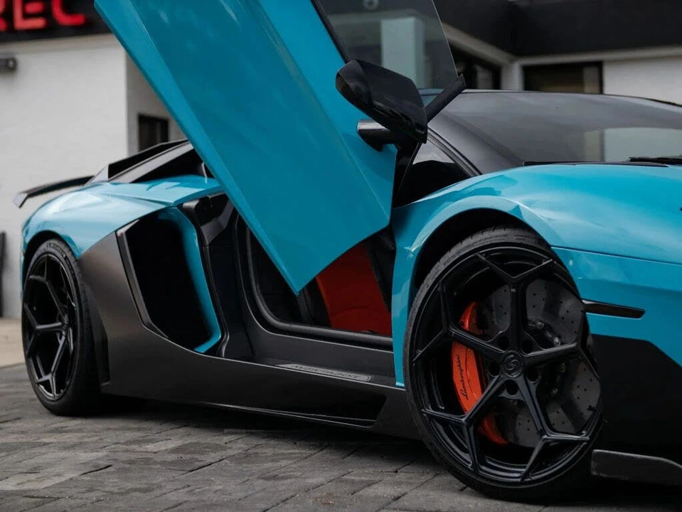 2012 Lamborghini Aventador LP700-4 - Image 2 of 31
