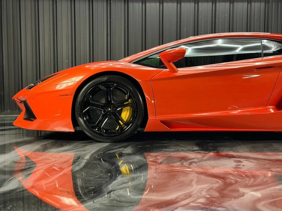 2012 Lamborghini Aventador LP700-4 - Image 12 of 28