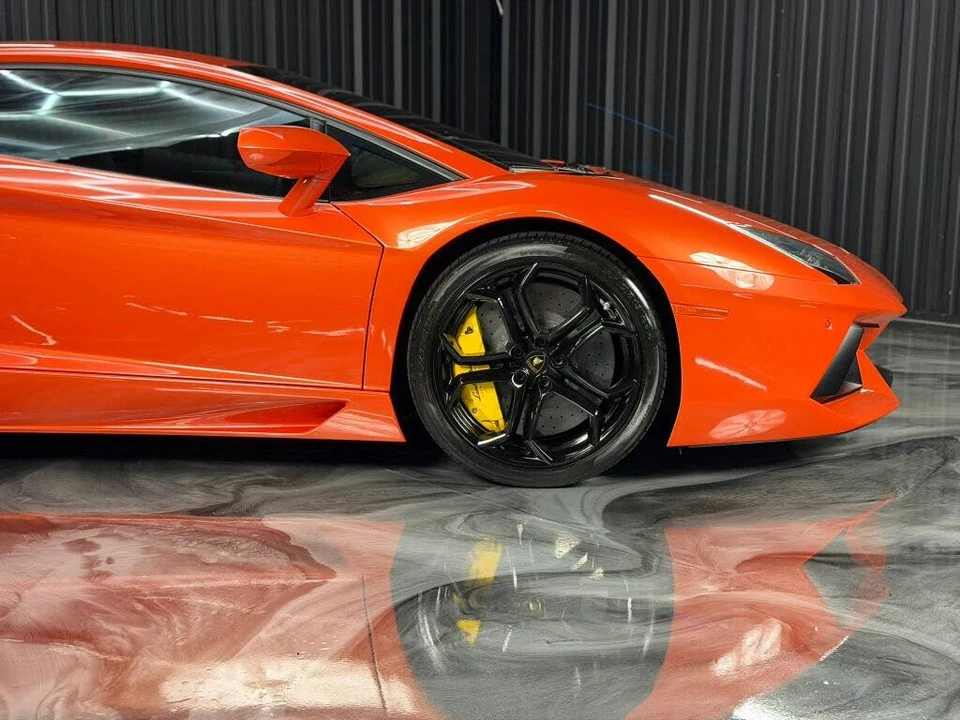 2012 Lamborghini Aventador LP700-4 - Image 16 of 28