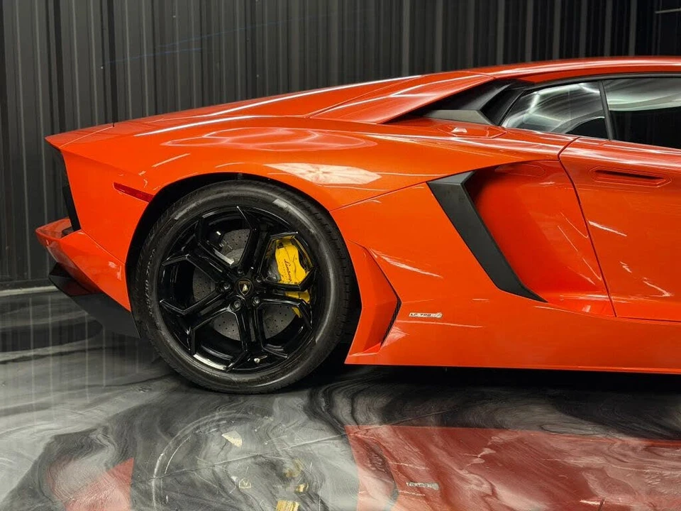 2012 Lamborghini Aventador LP700-4 - Image 15 of 28