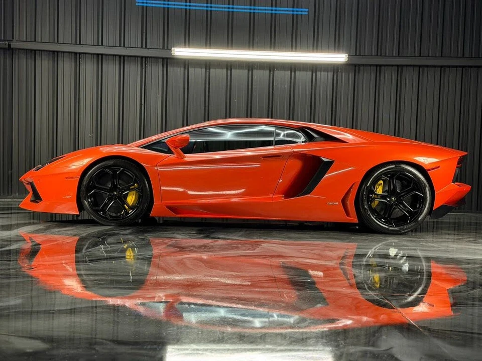2012 Lamborghini Aventador LP700-4 - Image 10 of 28