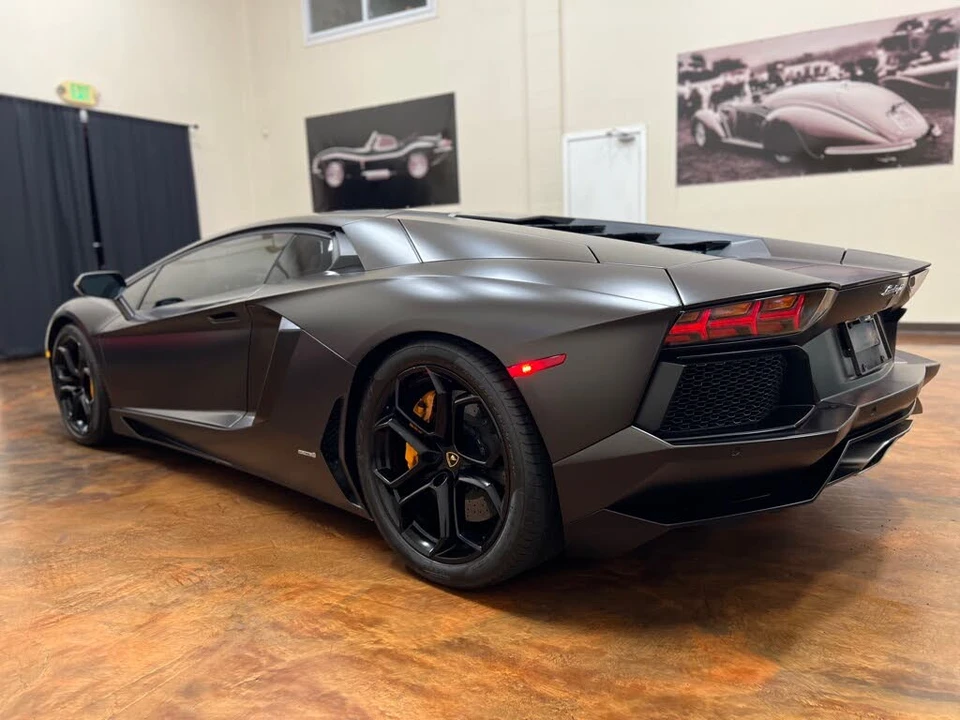 2012 Lamborghini Aventador LP700-4 - Image 6 of 31