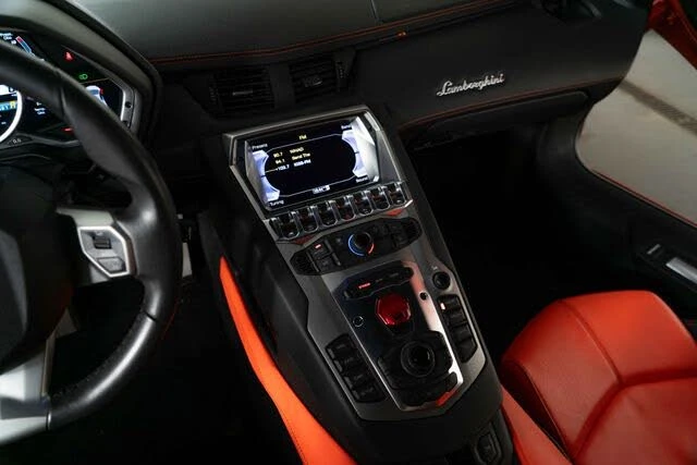2012 Lamborghini Aventador LP700-4 - Image 23 of 31