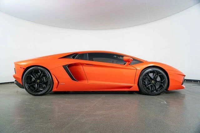 2012 Lamborghini Aventador LP700-4 - Image 12 of 31