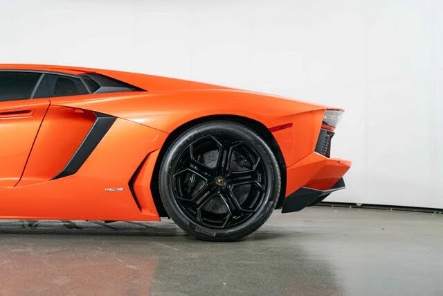 2012 Lamborghini Aventador LP700-4 - Image 16 of 31