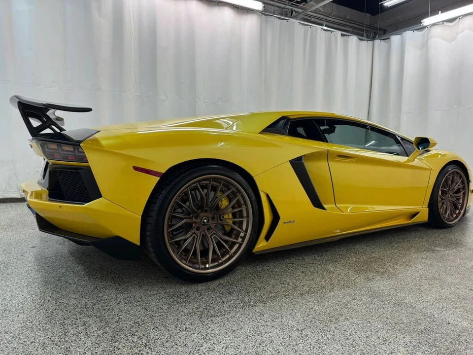 2012 Lamborghini Aventador LP700-4 - Image 8 of 31