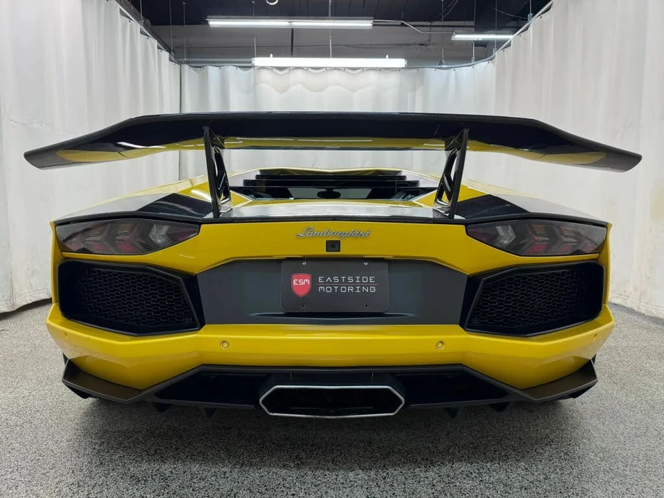 2012 Lamborghini Aventador LP700-4 - Image 12 of 31