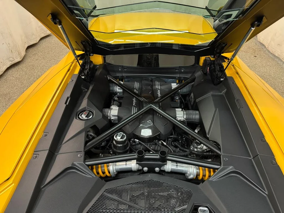 2012 Lamborghini Aventador LP700-4 - Image 18 of 31