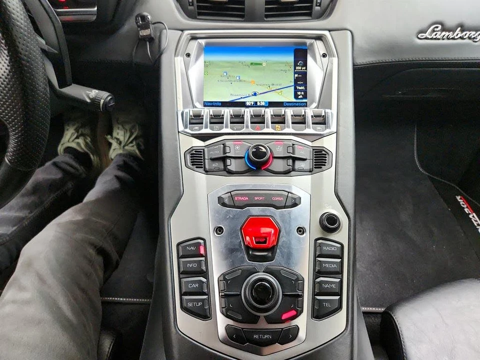 2012 Lamborghini Aventador LP700-4 - Image 20 of 31