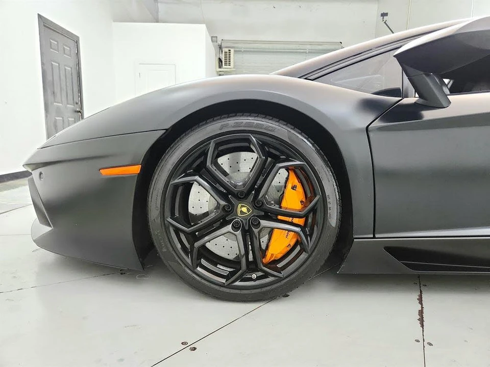 2012 Lamborghini Aventador LP700-4 - Image 26 of 31