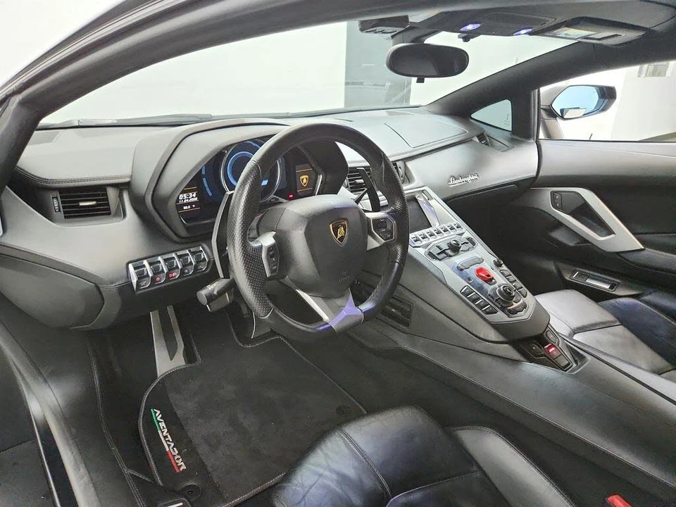 2012 Lamborghini Aventador LP700-4 - Image 13 of 31