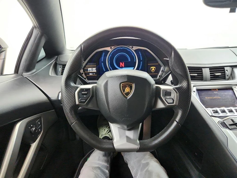 2012 Lamborghini Aventador LP700-4 - Image 16 of 31