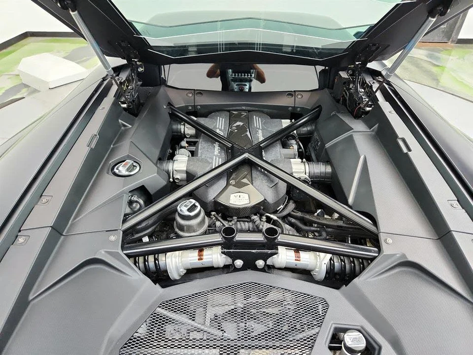 2012 Lamborghini Aventador LP700-4 - Image 28 of 31