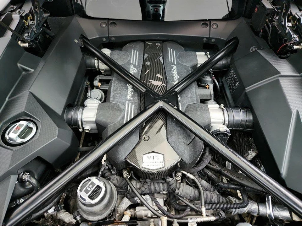 2012 Lamborghini Aventador LP700-4 - Image 29 of 31