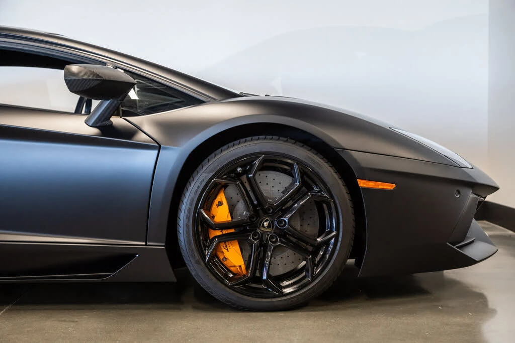 2012 Lamborghini Aventador LP700-4 - Image 14 of 31