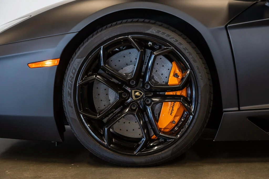 2012 Lamborghini Aventador LP700-4 - Image 17 of 31