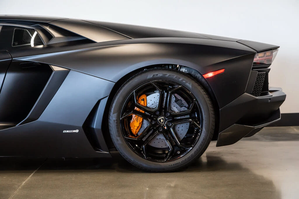 2012 Lamborghini Aventador LP700-4 - Image 18 of 31