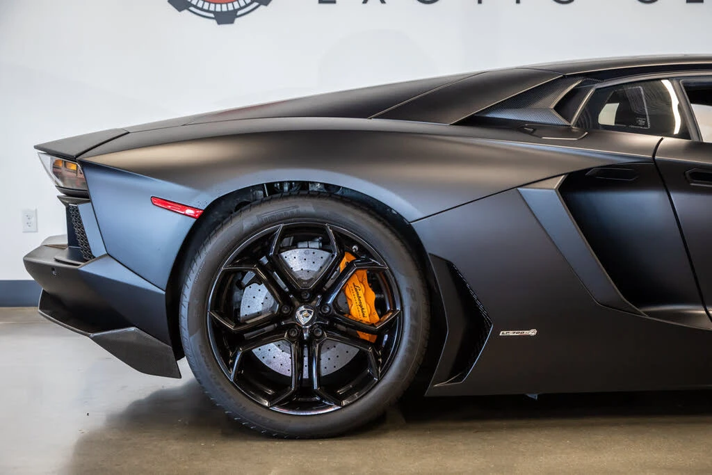 2012 Lamborghini Aventador LP700-4 - Image 13 of 31