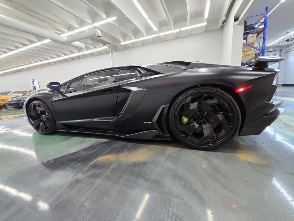 2012 Lamborghini Aventador LP700-4 - Image 13 of 31