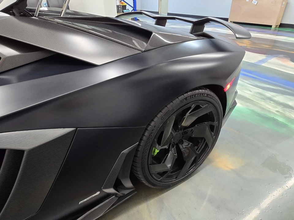 2012 Lamborghini Aventador LP700-4 - Image 29 of 31