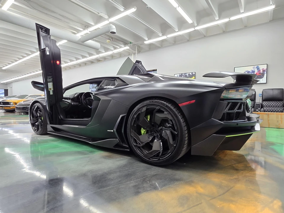 2012 Lamborghini Aventador LP700-4 - Image 27 of 31