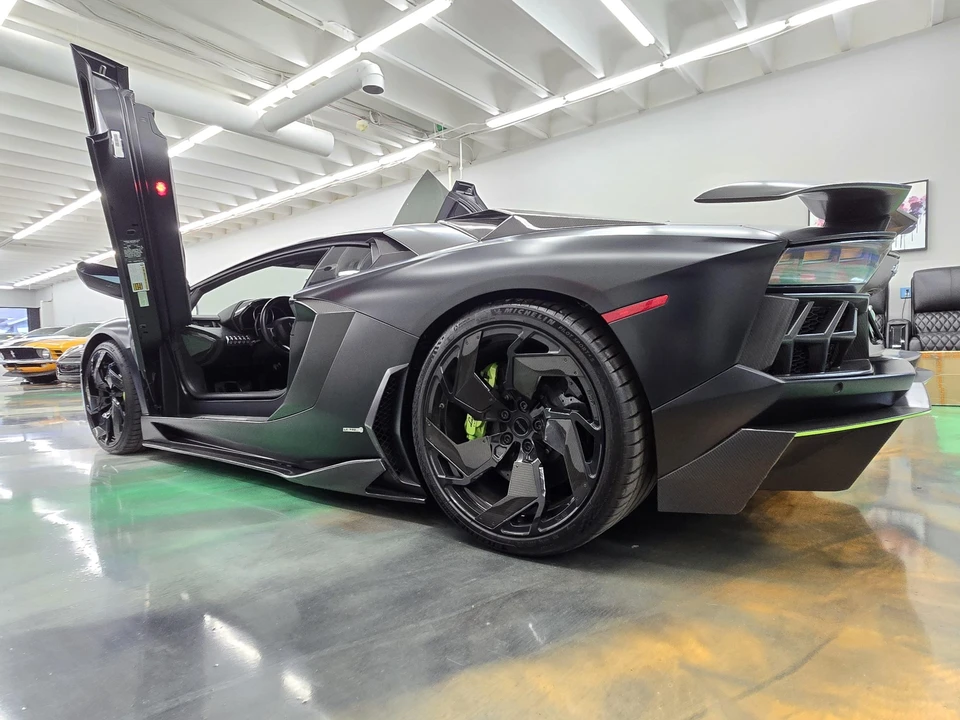 2012 Lamborghini Aventador LP700-4 - Image 26 of 31
