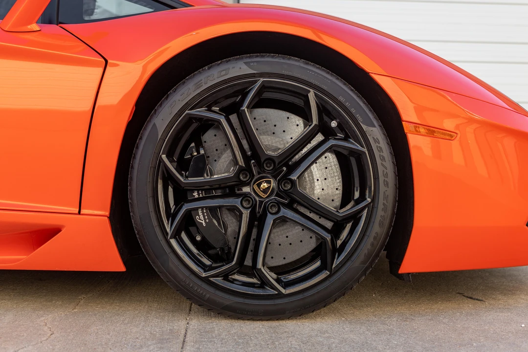2012 Lamborghini Aventador LP700-4 - Image 12 of 31