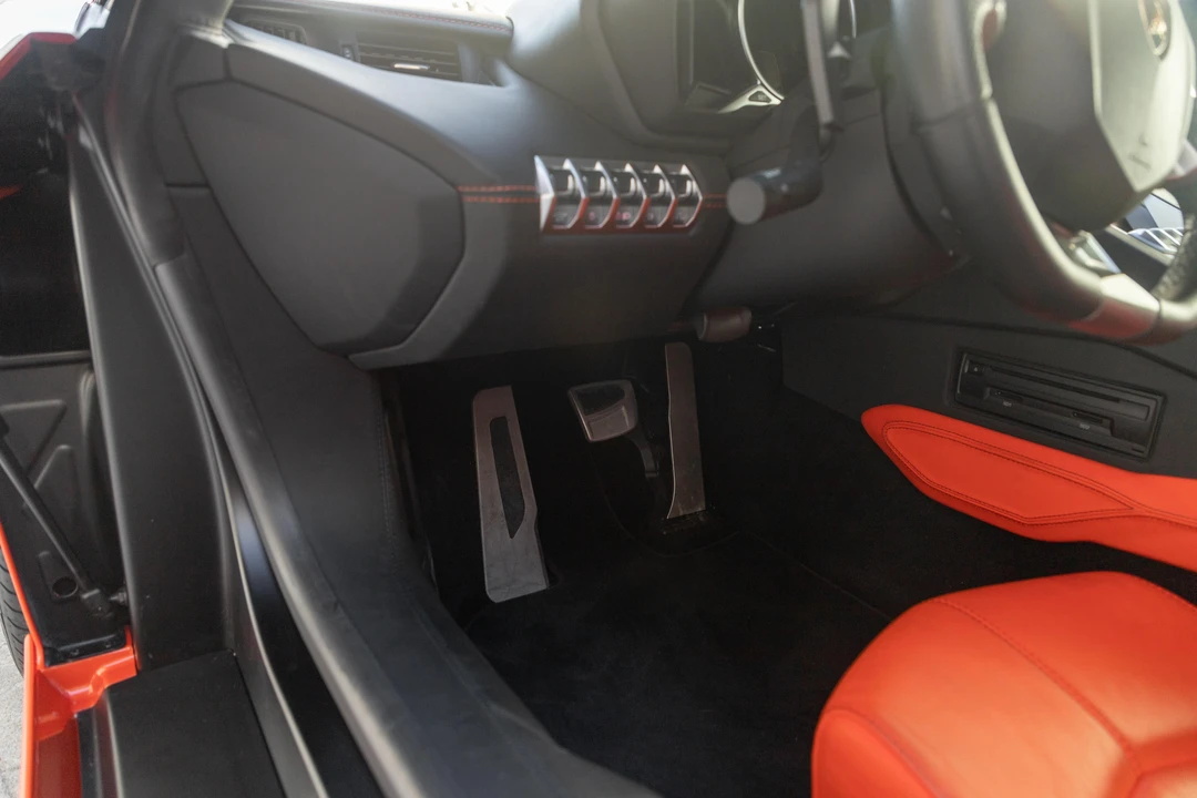 2012 Lamborghini Aventador LP700-4 - Image 23 of 31