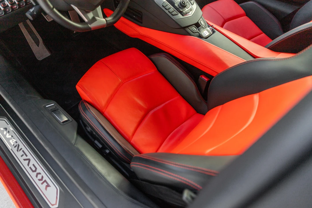 2012 Lamborghini Aventador LP700-4 - Image 17 of 31