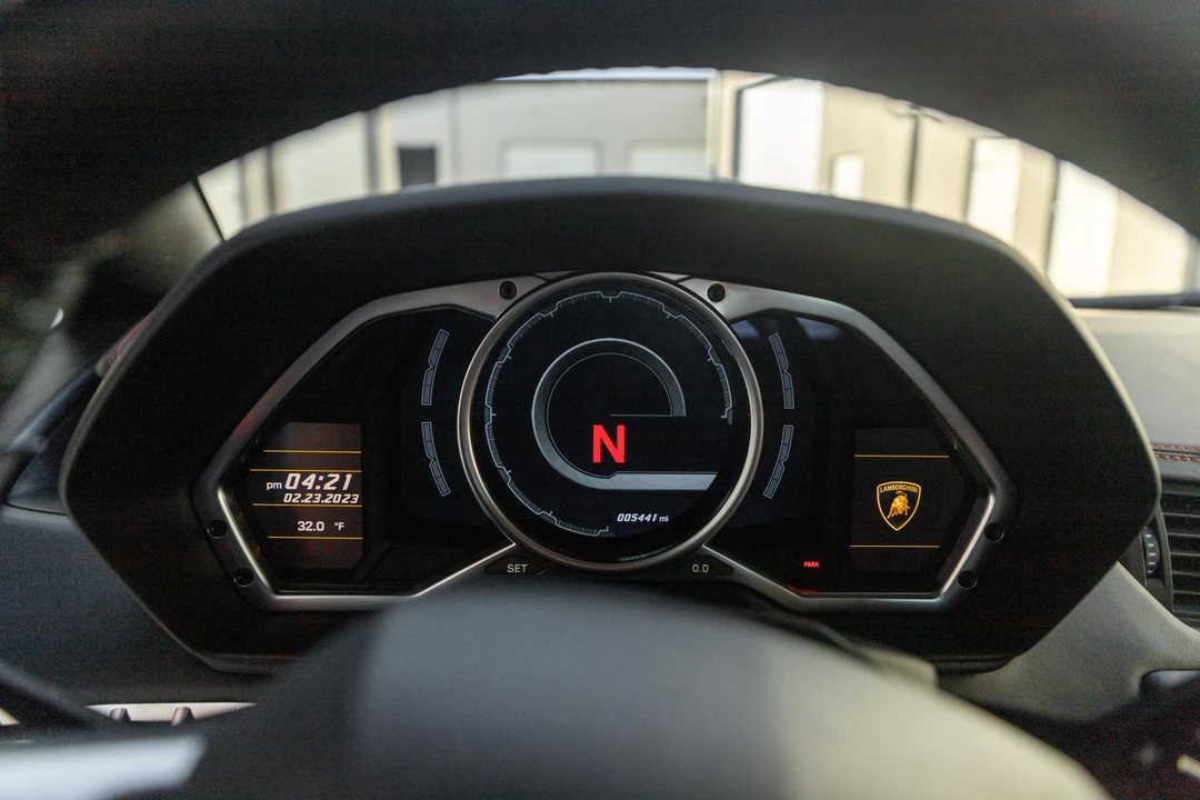 2012 Lamborghini Aventador LP700-4 - Image 16 of 31
