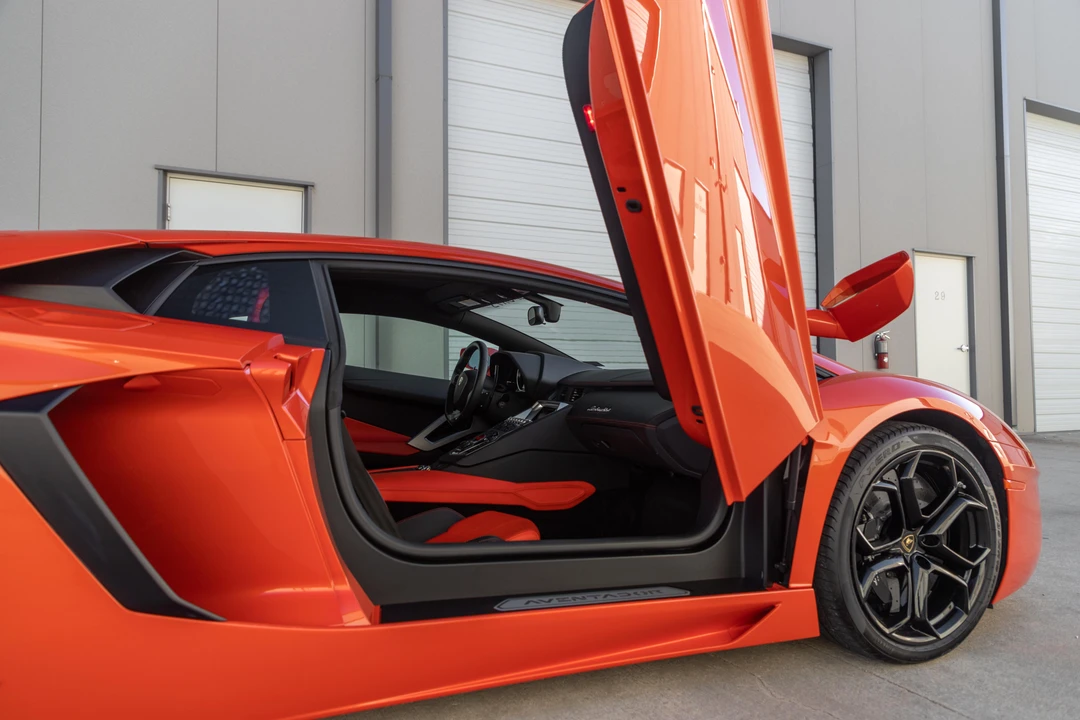2012 Lamborghini Aventador LP700-4 - Image 28 of 31