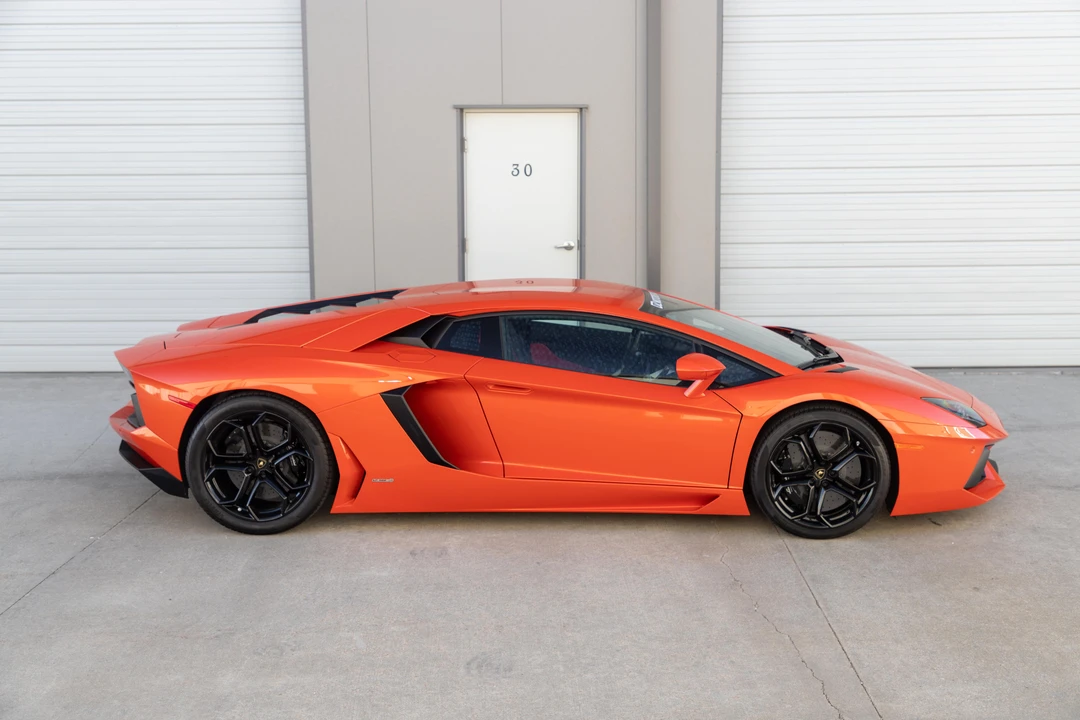 2012 Lamborghini Aventador LP700-4 - Image 8 of 31