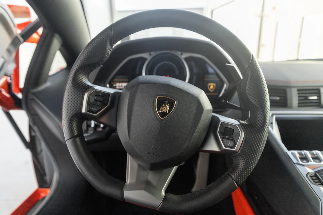 2012 Lamborghini Aventador LP700-4 - Image 24 of 31