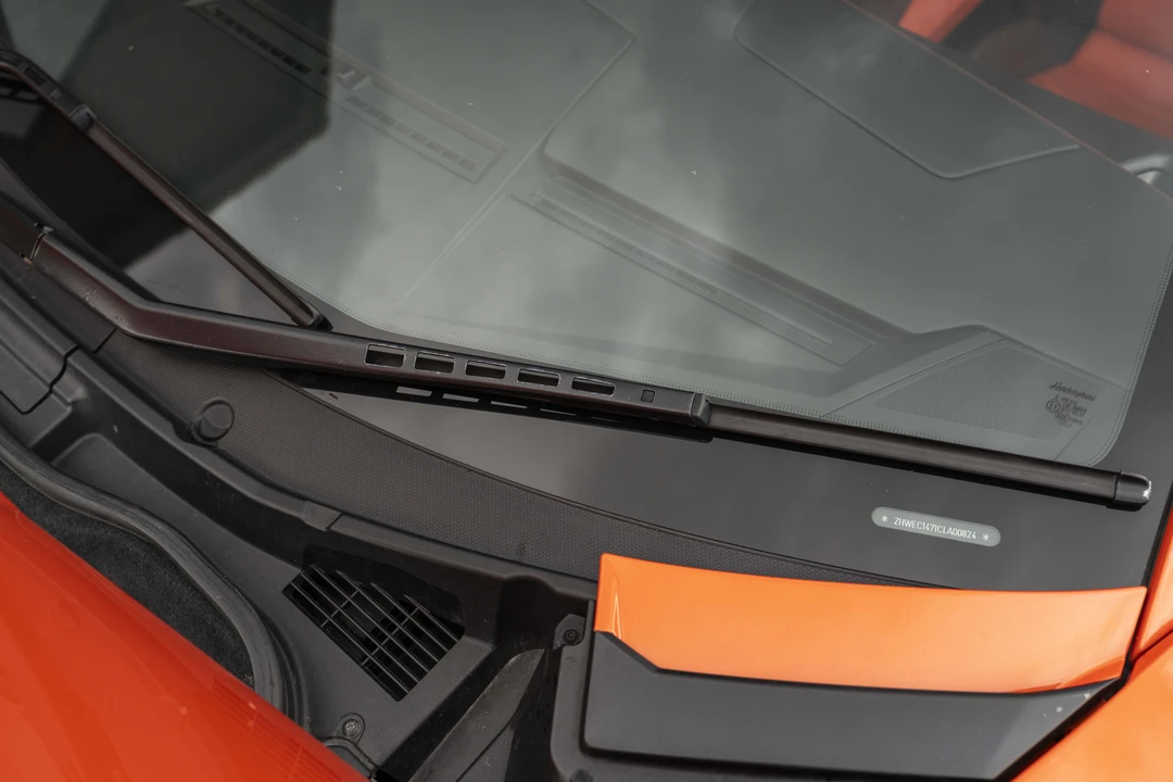 2012 Lamborghini Aventador LP700-4 - Image 29 of 31