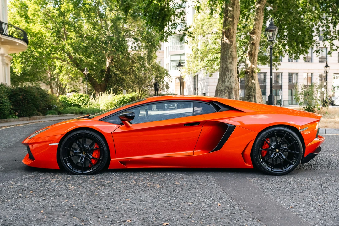 2012 Lamborghini Aventador LP700-4 - Image 8 of 31