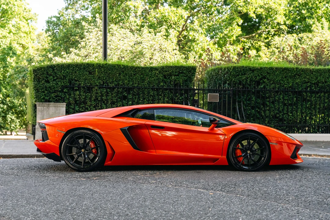 2012 Lamborghini Aventador LP700-4 - Image 4 of 31