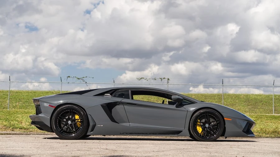 2012 Lamborghini Aventador LP700-4 - Image 8 of 20